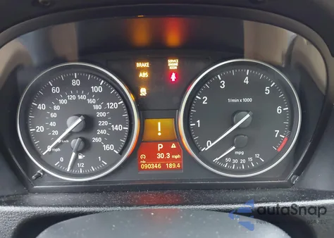 2015 BMW X1 xDrive28I z USA, uszkodzony, nr VIN WBAVL1C59FVY37624